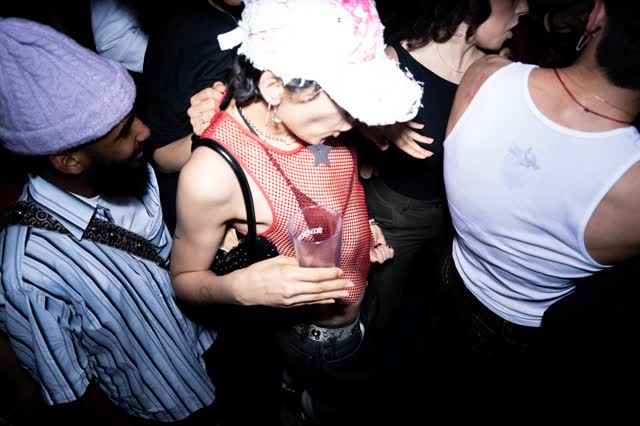 bavardages x antidoto.club